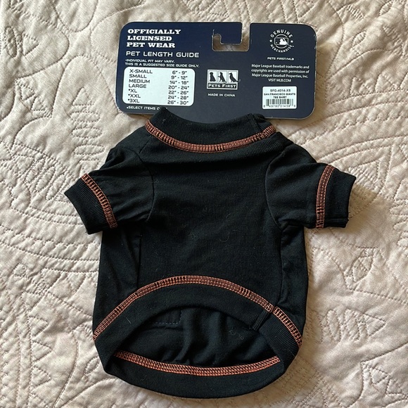 A dog spirit jersey for the giants - Picture 2 of 3